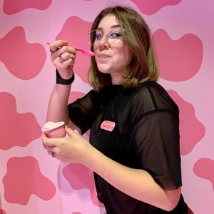 Meet your Posher, Kayla